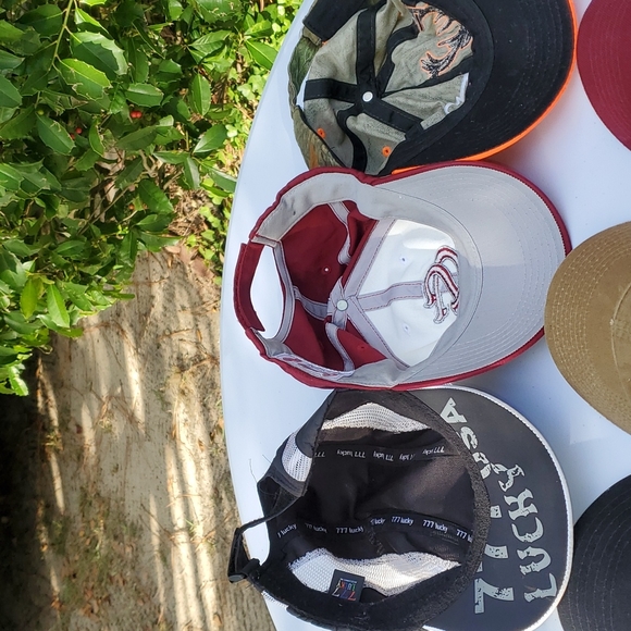 6 Adjustable Caps - Picture 9 of 10